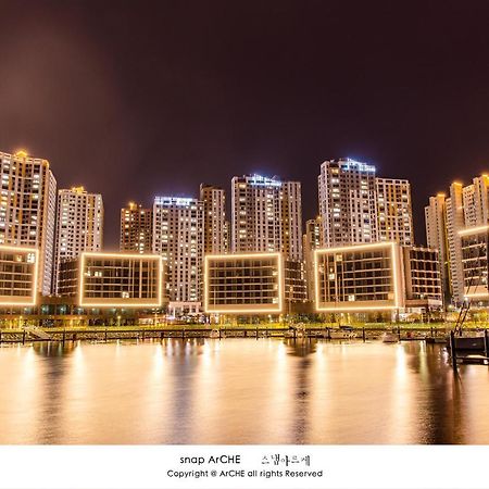 Aparthotel Lotte Castle Marina Yeosu Exterior foto