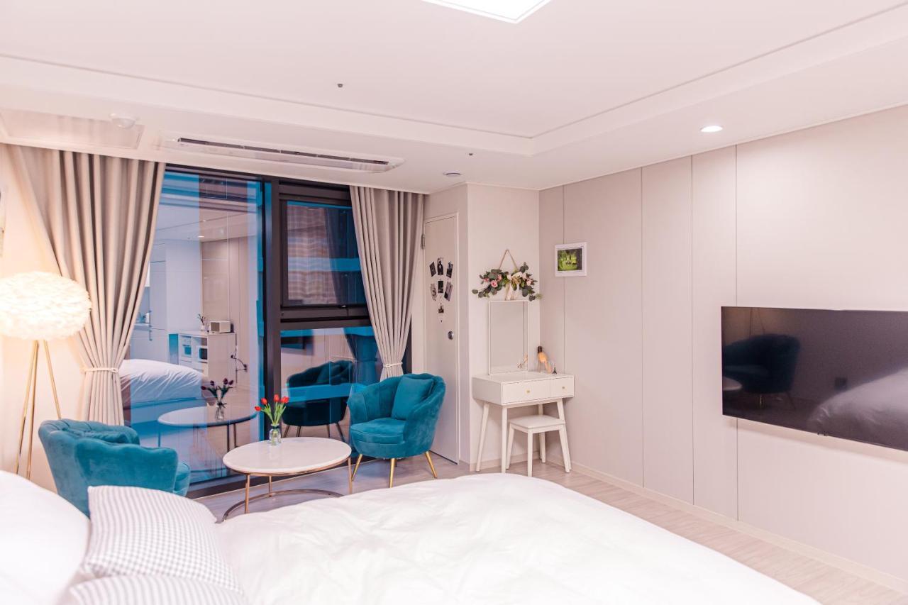 Aparthotel Lotte Castle Marina Yeosu Exterior foto